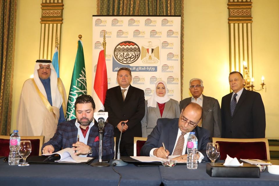 سفير السعودية يشهد توقيع عقد تطوير فندق شبرد بـ 1.4 مليار جنيه