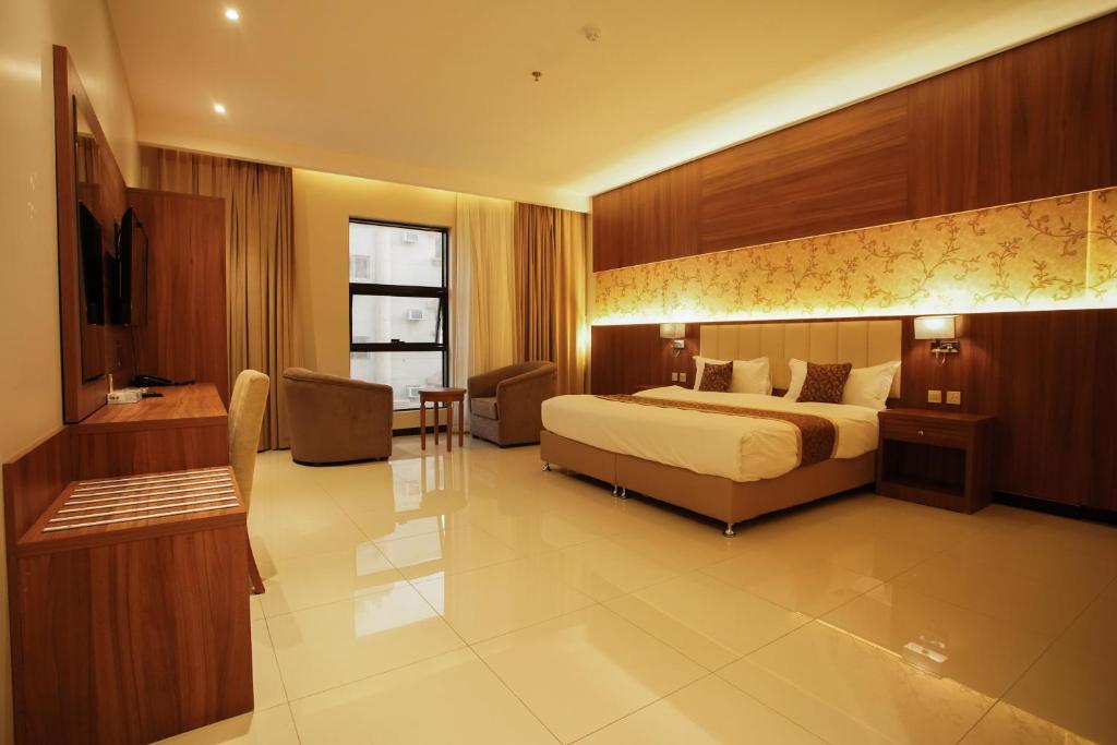 مصادرة فنادق؟