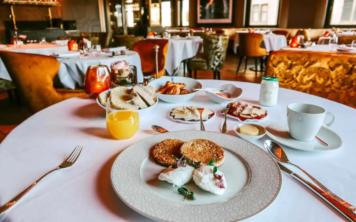 استراتيجيات لتطوير خدمات المطاعم الفندقية