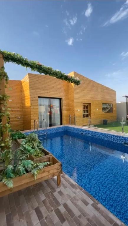 كوخ الغصن الريفي.. ملاذك الهادئ في قلب الطبيعة بجدة