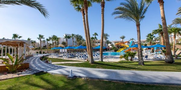 فندق ومنتجع نعمة باي.. إقامة فاخرة على بعد دقائق من الأسواق والمطاعم