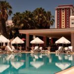 فندق كلوب سيرا أنطاليا.. رفاهية وخدمات استثنائية بالقرب من المعالم السياحية