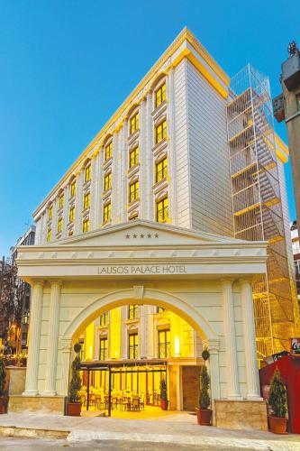 فندق لوسوس بالاس شيشلي إسطنبول.. رفاهية متكاملة في قلب المدينة