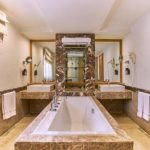 منتجع موڤنبيك أسوان.. تجربة فندقية فريدة وسط الطبيعة الخلابة