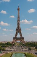 برج إيفل في باريس، من أبرز المعالم السياحية في منطقة شنغن