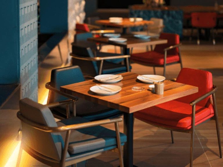 مطعم “سفر المحمدية”.. لماذا أصبح حديث السعوديين؟ وما الذي يميزه؟