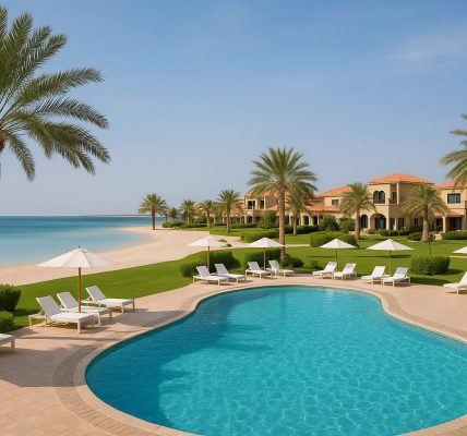 "منتجع شاطئ الدانة".. قفزة هائلة في شعبية الوجهات السياحية الشرقية