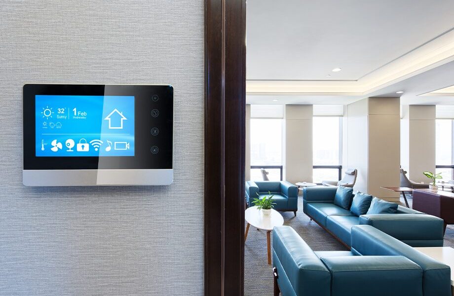 كيف تغيّر التقنيات الحديثة مفهوم خدمات الاستقبال الفندقي؟