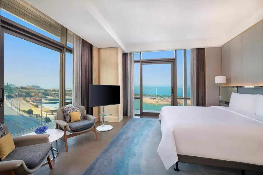 مقارنة بين الفنادق التقليدية والفنادق الحديثة في “جدة”