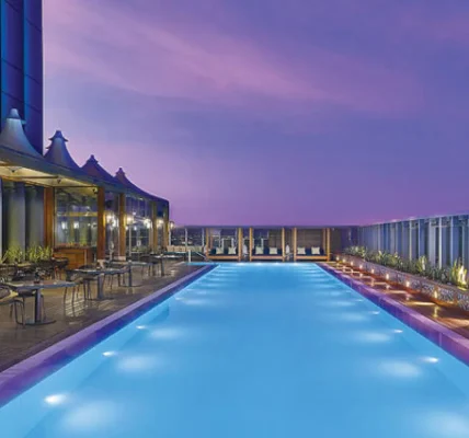 مقارنة بين الفنادق التقليدية والفنادق الحديثة في “جدة”