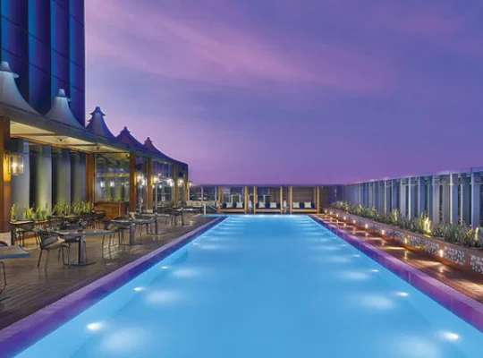 مقارنة بين الفنادق التقليدية والفنادق الحديثة في “جدة”