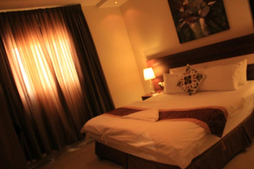 الفرق بين الإقامة الفندقية والإقامة المفروشة في “الرياض”