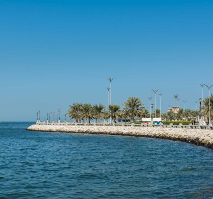 تجربة الفنادق الساحلية في “الدمام”