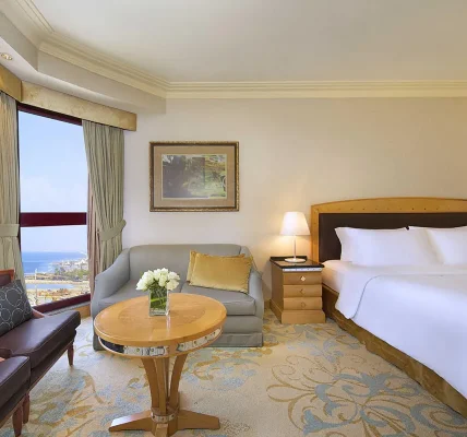 أفضل وقت لحجز فنادق "جدة" بأسعار منخفضة