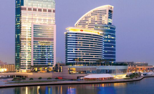 تجربة الإقامة الفندقية خلال المعارض والمؤتمرات في “دبي”