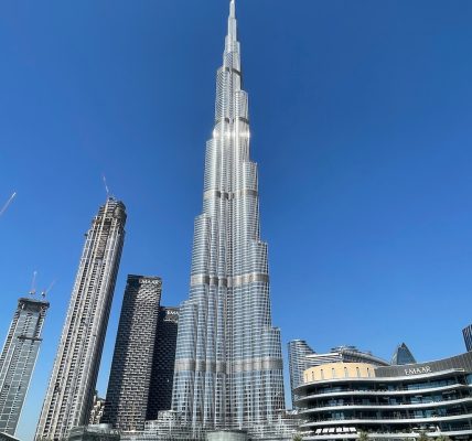 الإقامة بجوار “برج خليفة” بين الفخامة والقيمة