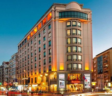 هل الفنادق القريبة من المطار خيار جيد في “إسطنبول”؟