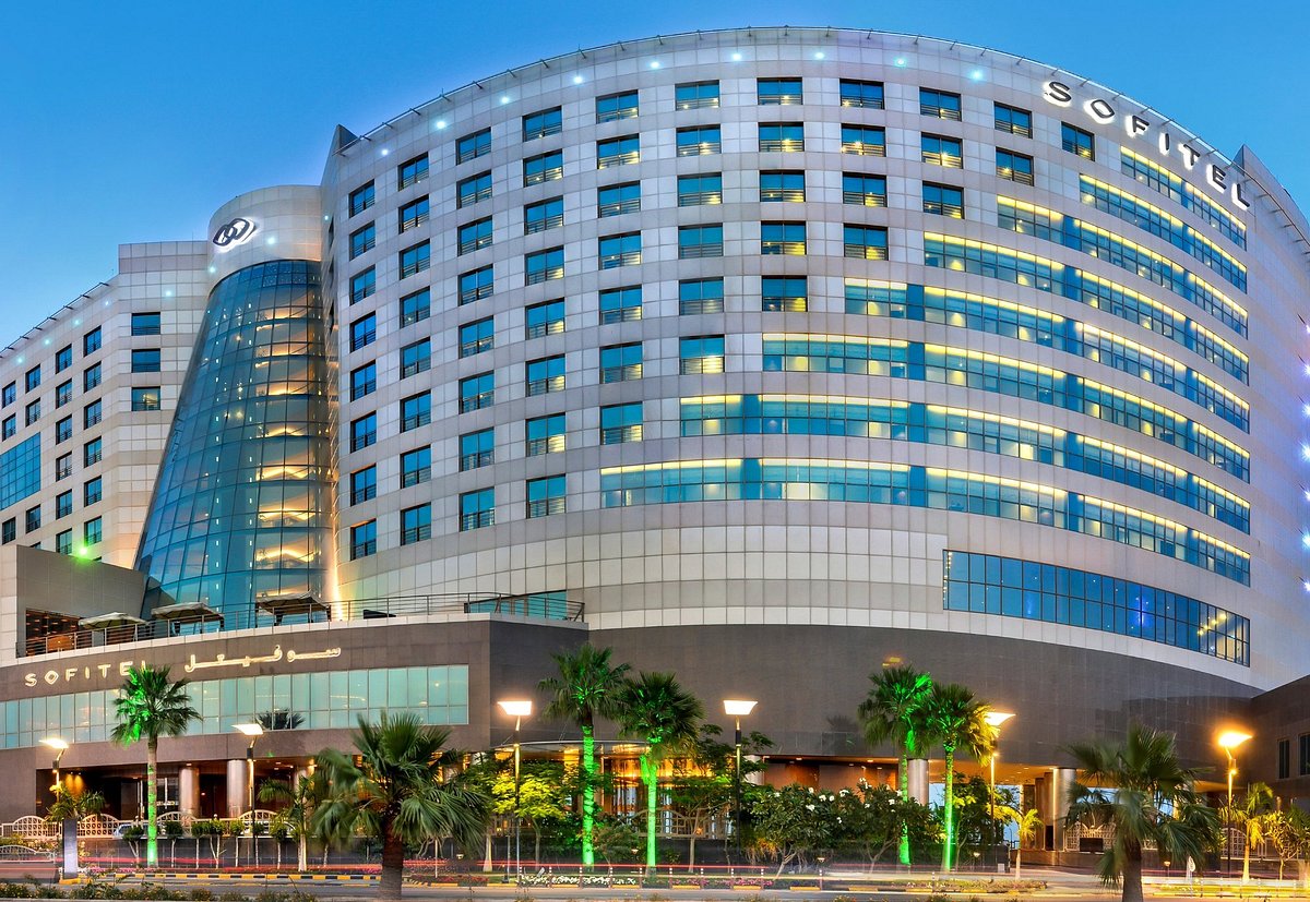 تجربة النزيل في الفنادق القريبة من البحر في “الخبر”