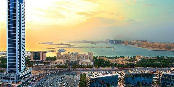 تجربة السكن الفندقي قرب المناطق التجارية في “دبي”