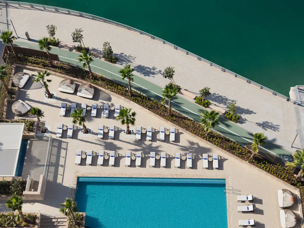 مقارنة بين الفنادق التقليدية والفنادق الحديثة في “جدة”