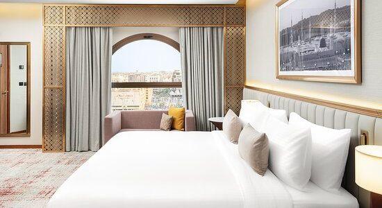 تجربة السكن الفندقي بجوار “المسجد النبوي”