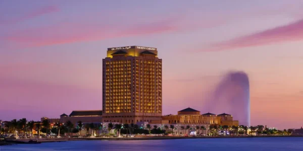 تجربة الإقامة قرب المطاعم الشهيرة في “جدة”