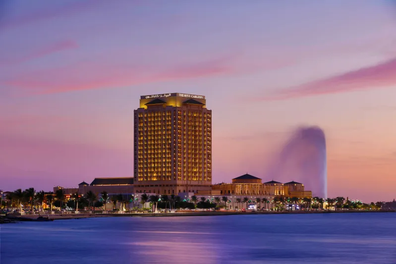 تجربة الإقامة قرب المطاعم الشهيرة في “جدة”