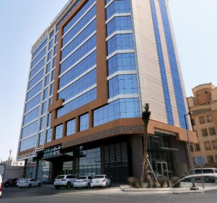 فندق ويك إند صاري