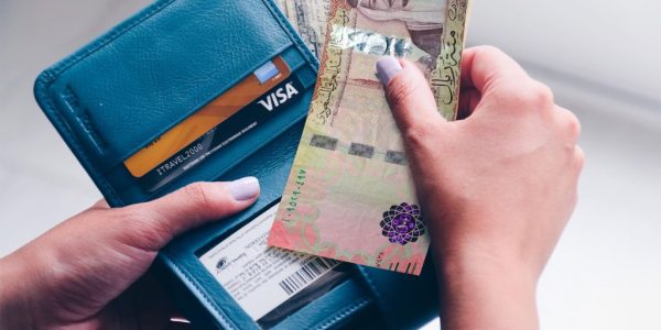 طرق توفير المال عند الإقامة في فنادق الرياض
