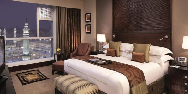 هل الحجز المبكر للفنادق في مكة أفضل؟