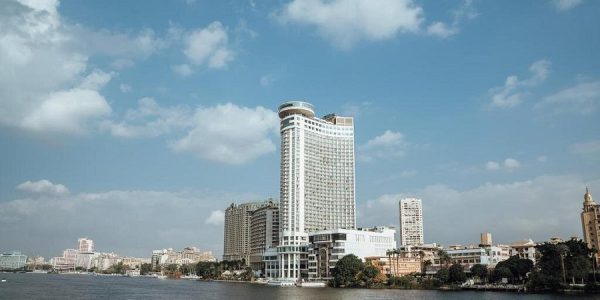 أهمية الموقع الجغرافي للفندق في "القاهرة"