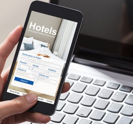 أفضل تطبيقات حجز الفنادق في السعودية