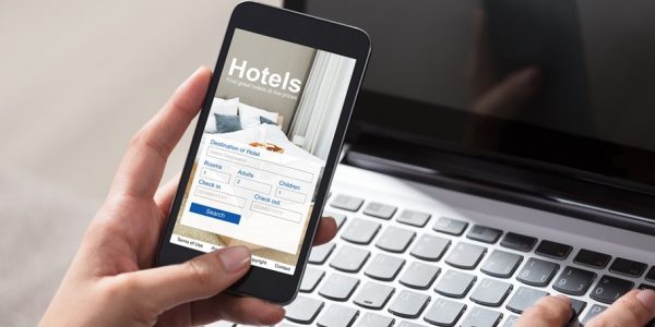 أفضل تطبيقات حجز الفنادق في السعودية