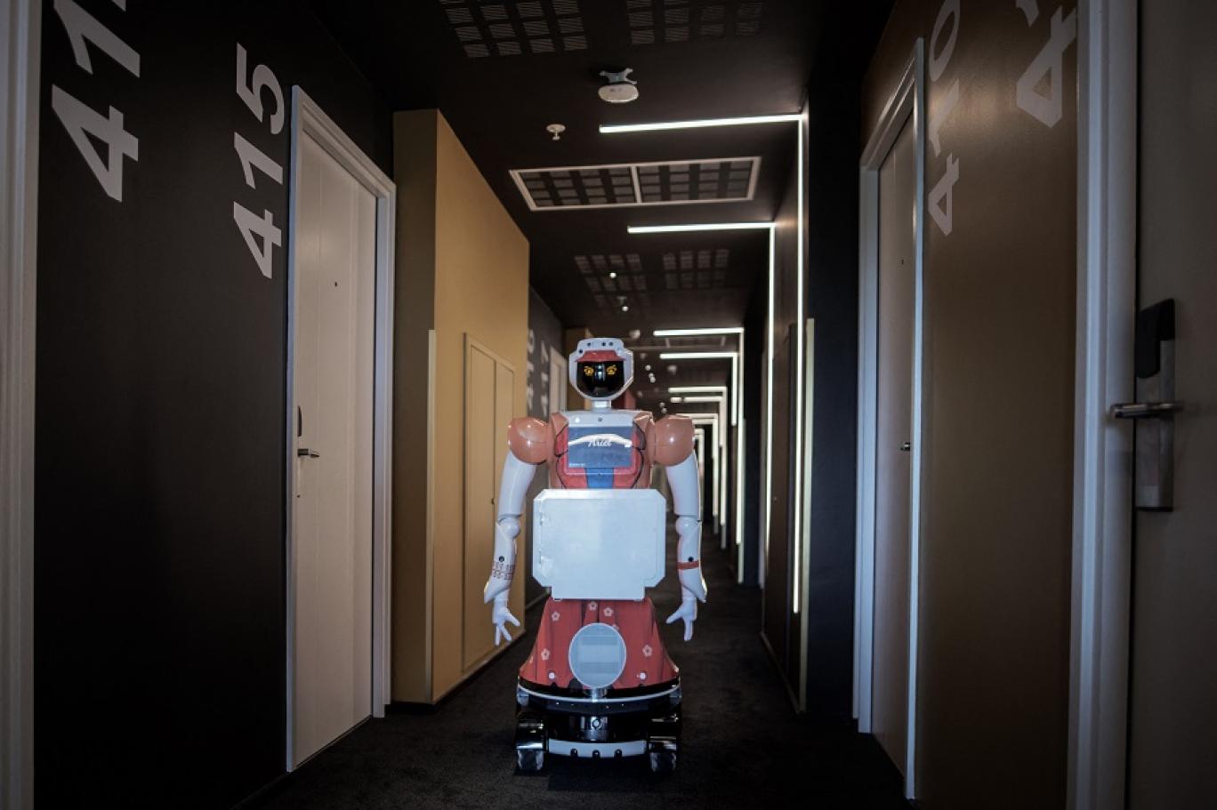 دور الذكاء الاصطناعي في قطاع الضيافة.. تحول جذري في تجربة النزيل والإدارة