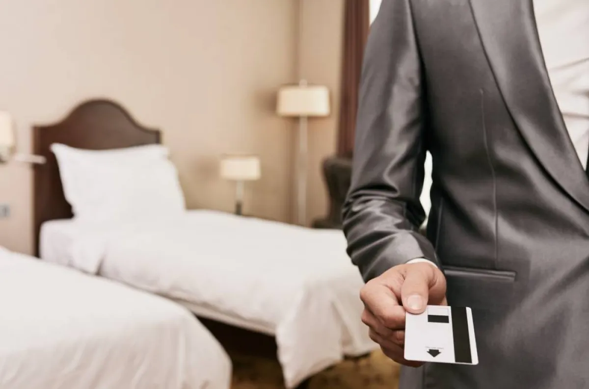 كيفية بناء ثقافة خدمة داخل الفندق.. استراتيجيات عملية لتحقيق التميز والولاء