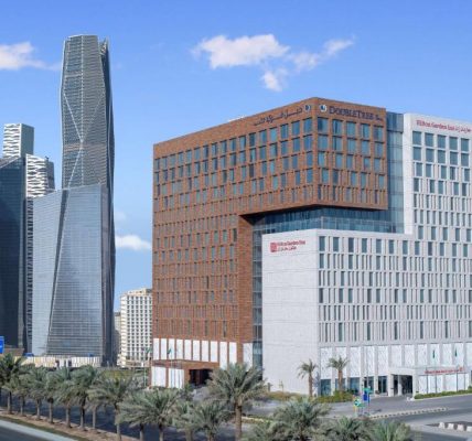 أجنحة دبل تري من هيلتون - الحي المالي في الرياض