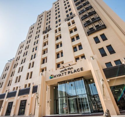 حياة بلايس دبي منطقة الوصل