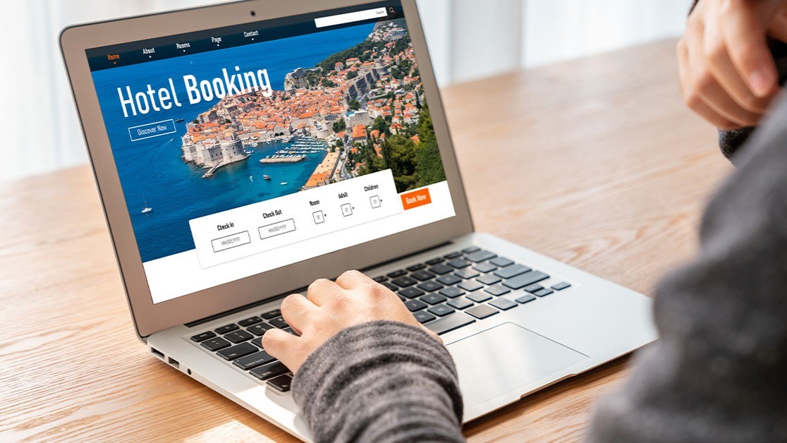 أخطاء شائعة في إدارة فرق الفنادق وكيفية تجنبها لتحقيق الأداء المتميز