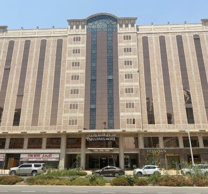 فندق التنفيذيين، العليا