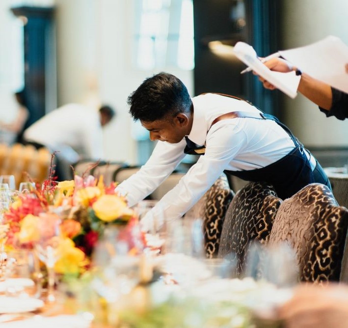 تدريب العاملين في قطاع الضيافة.. ما الذي تغيّر؟