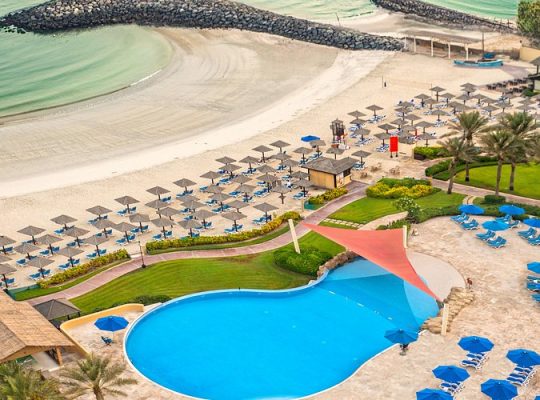 منتجع كورال بيتش الشارقة