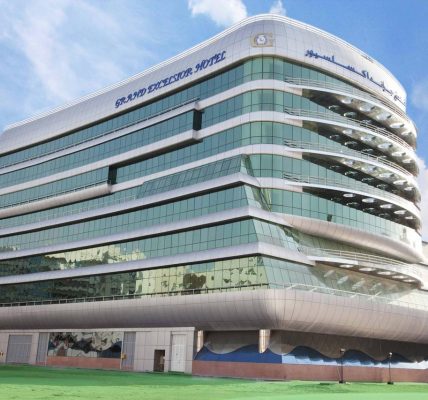 فندق جراند أكسلسيور البرشاء