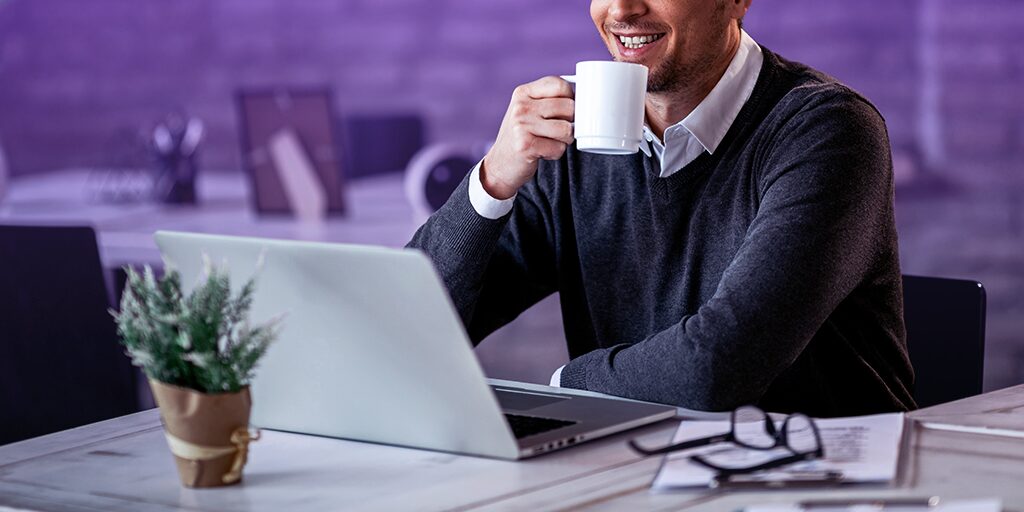 تأثير تجربة الموظفين Staff Experience على رضا النزلاء.. كيف تخلق فريقًا يبني الولاء؟