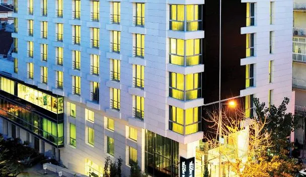 فندق ديمورا