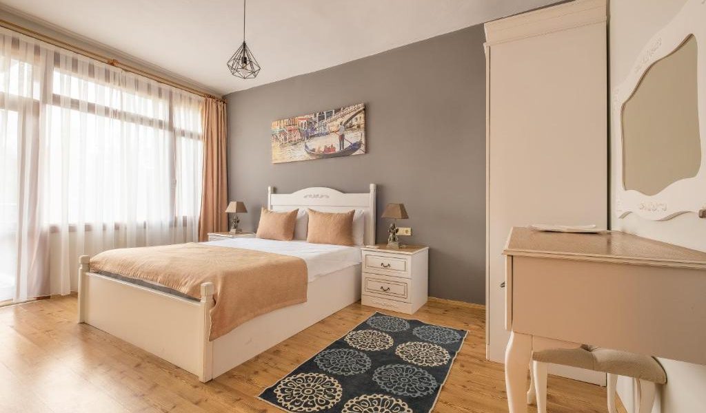 أولد تاون ديلوكس فلاتس