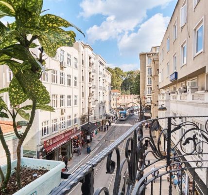 فندق و‎سبا بيست ويسترن إمباير بالاس