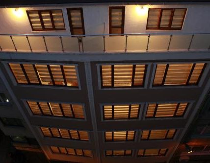 شقق بيرينسي الفندقية