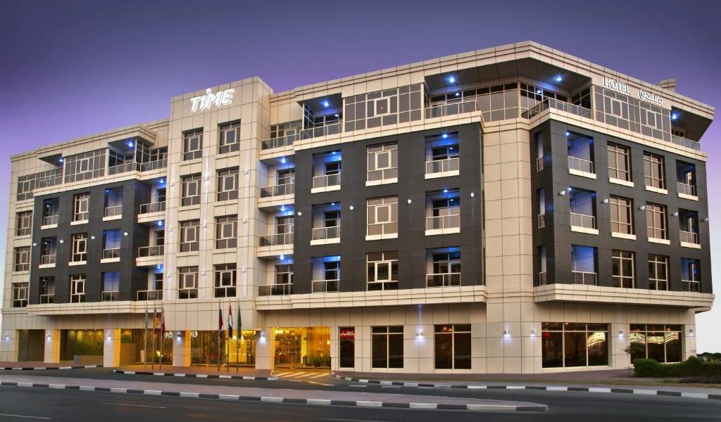 فندق تايم غراند بلازا، مطار دبي