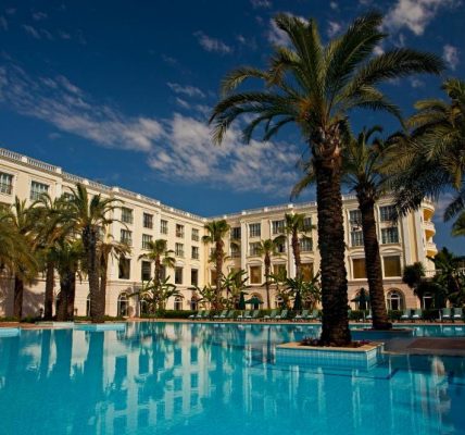 فنادق أي سي إيربورت