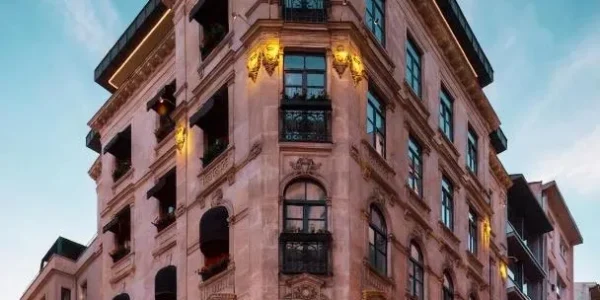 فندق غالاتا إم 84